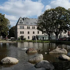 Lofty Kampus Garnizon Apartahotel